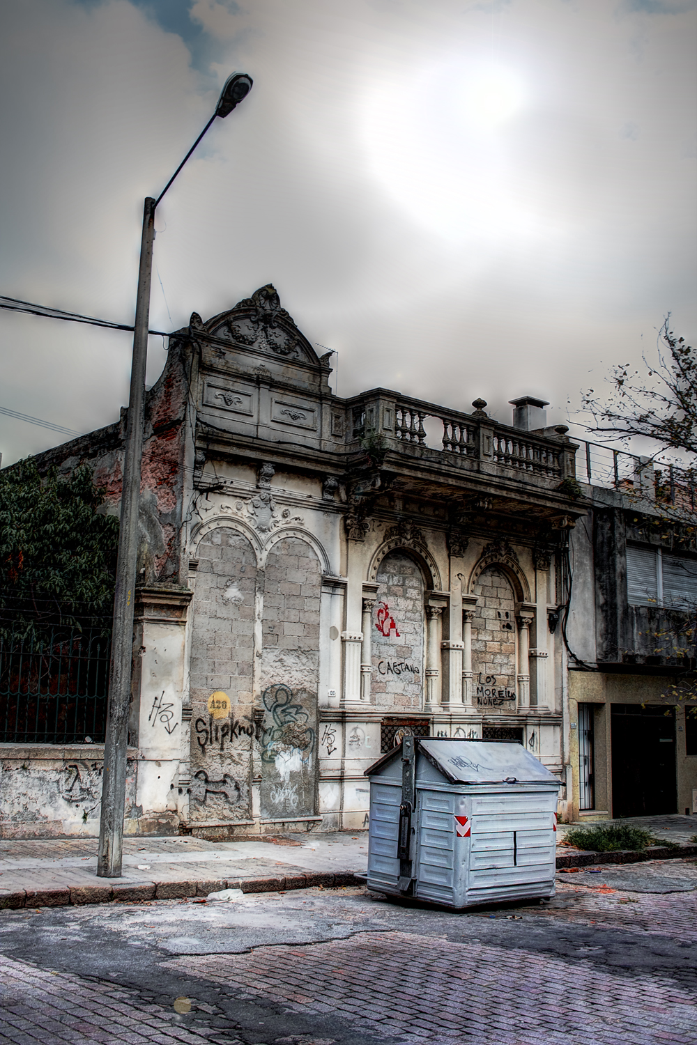 HDR Montevideo Container