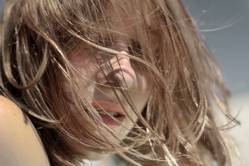 Se oculta en la Playa